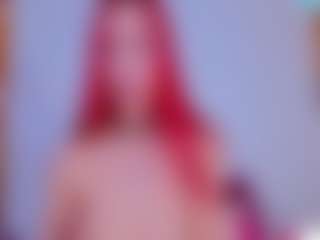 Live cam show with LunaBlakee - Skinny on Camsoda