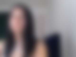 Live cam show with hilari - Green Eyes on Lustler