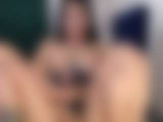 Live cam show with hilari - Green Eyes on Milf Play