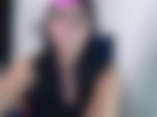 Live cam show with hilari - Public on TottyGirls