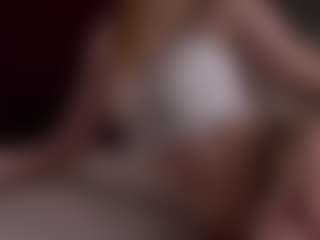 Live cam show with KanishaSkrocki - Upskirt on intimatelivegirls.com