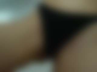 Live cam show with Von-Dee - Curvy on Dare Cams