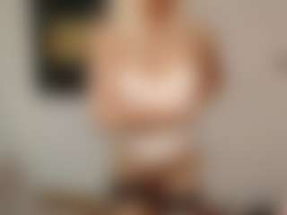 Live cam show with Von-Dee - Control on Dolls Live