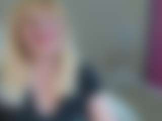 Live cam show with EmmaEllison - Strapon on Hubzter Live