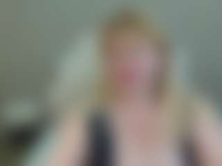 Live cam show with EmmaEllison - Hairy Pussy on Milfs Live