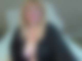 Live cam show with EmmaEllison - Brown Hair on Cam Slut