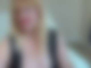 Live cam show with EmmaEllison - Hairy Pussy MILF on Camiplay Live