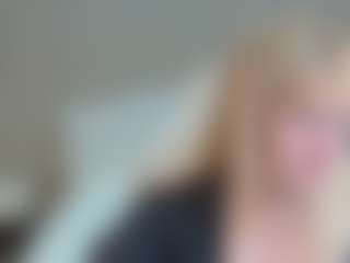 Live cam show with EmmaEllison - Hairy Pussy MILF on Strip Flash - Live Sex Shows