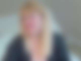 Live cam show with EmmaEllison - Granny on livesuperchat.net