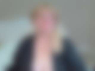 EmmaEllison's Live Sex Cam Show