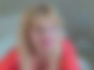 Live cam show with EmmaEllison - Blonde Hair Middle Aged on Hubzter Live
