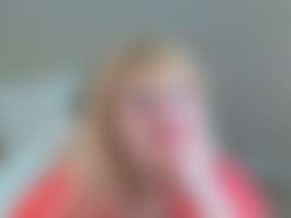 Live cam show with EmmaEllison - Granny BBW on xplaylive.com