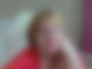 Live cam show with EmmaEllison - Granny Squirt on Camming Site