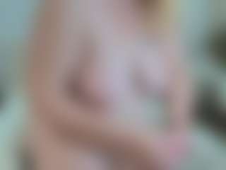 Live cam show with EmmaEllison - Granny Big Tits on Hubzter Live