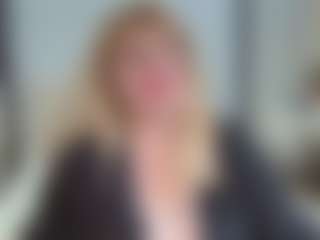 Live cam show with EmmaEllison - Granny Big Tits on Dolls Live