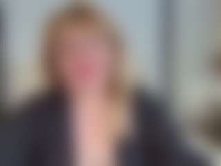 EmmaEllison MILF webcam performer live streaming