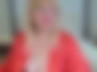 Live cam show with EmmaEllison - Middle Aged on SpunkLive