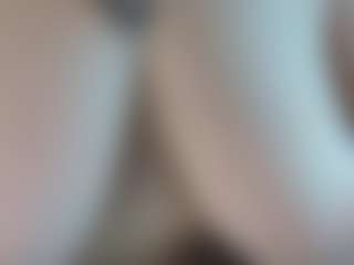 Live cam show with EmmaEllison - Granny MILF on Livezox