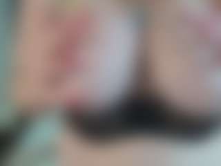 Live cam show with EmmaEllison - Wet on Camsoda