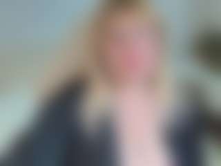 EmmaEllison's Live Sex Cam Show