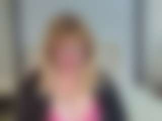 Live cam show with EmmaEllison - Mature on madthumbs