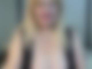 Live cam show with EmmaEllison - Granny Brown Hair on Camsoda
