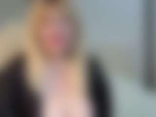 Live cam show with EmmaEllison - Granny Brown Hair on Camsoda