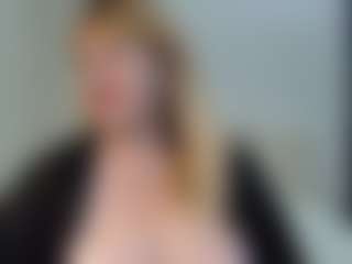 EmmaEllison's Live Sex Cam Show