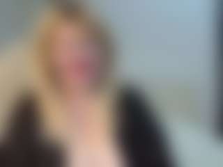 Live cam show with EmmaEllison - Striptease Granny on Latina Girls