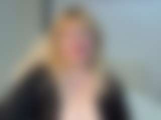 Live cam show with EmmaEllison - Granny on TeamSkeetLive