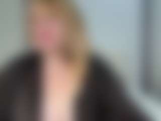 Live cam show with EmmaEllison - Granny on Dare Cams
