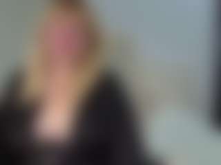 Live cam show with EmmaEllison - Striptease Granny on SxyPornLive