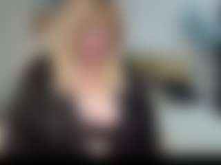 Live cam show with EmmaEllison - Granny Squirt on Hubzter Live