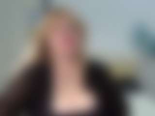 EmmaEllison's Live Sex Cam Show