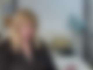 Live cam show with EmmaEllison - Granny MILF on Fit Hotties