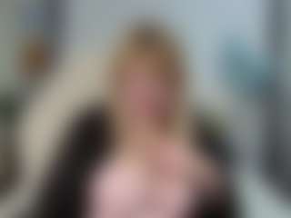 Live cam show with EmmaEllison - Granny Brown Hair on Stripli.com
