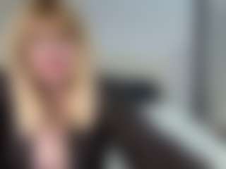 Live cam show with EmmaEllison - Strapon on Gym Cam Girls