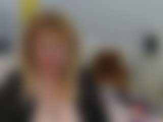 EmmaEllison MILF webcam performer live streaming
