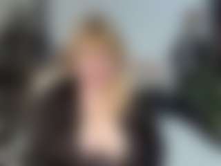 EmmaEllison MILF webcam performer live streaming