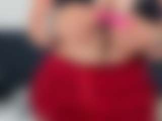 Live cam show with LunaBigTits - Tittyfuck on CamClone