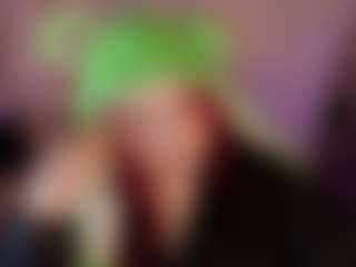 Live cam show with Mia - Nonnude on livesuperchat.net