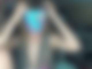 Live cam show with CelineReyys - Tiny Tits on CamwithHer