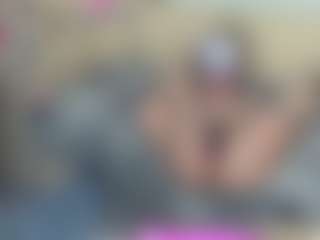CelineReyys's Live Sex Cam Show