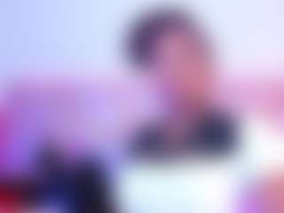 Live cam show with SophieSinclair - Petite Young Adult on AdultVida.com