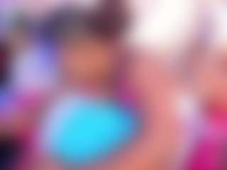 Live cam show with SophieSinclair - Shaved Pussy Teen (18+) on Latina Girls