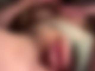 Live cam show with Scarleethot - Brown Hair Petite on Soda Cam
