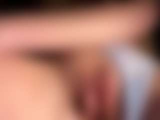 Live cam show with Scarleethot - College Brown Hair on CamwithHer