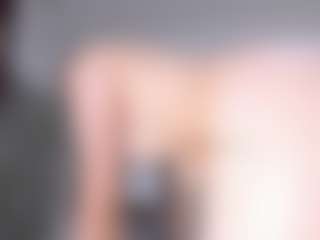 Live cam show with lunna-lust - Small Tits on Milf Play