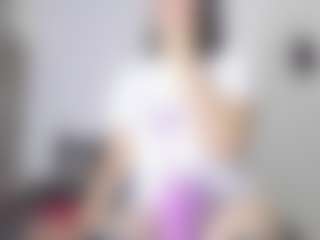 Live cam show with lunna-lust - Latina on Camsoda