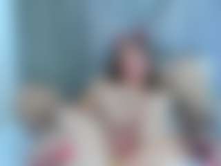 Live cam show with MyApril - Hairy Pussy on live18s.com